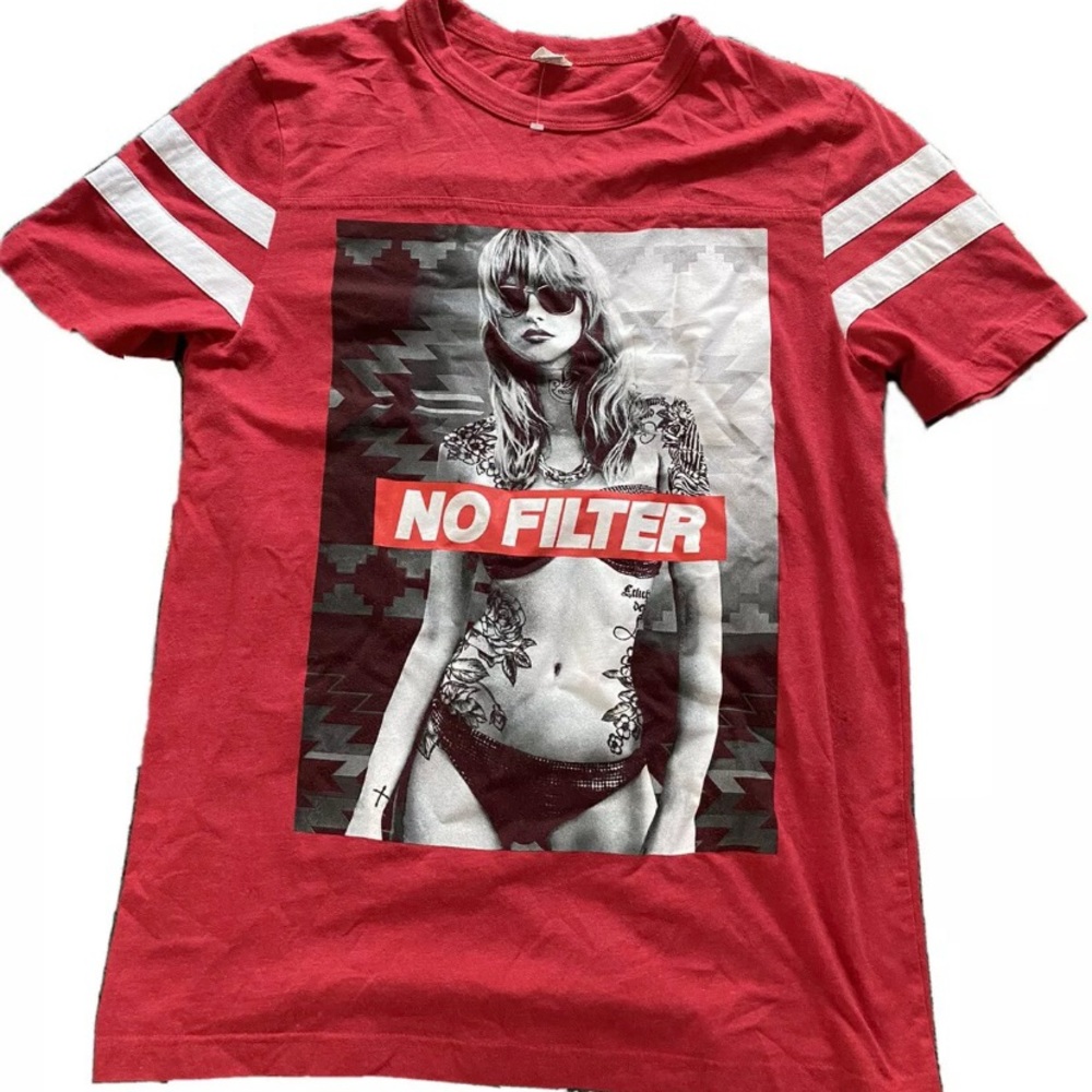 Red Mens T-Shirt M No Filter Tattoo Woman Girl